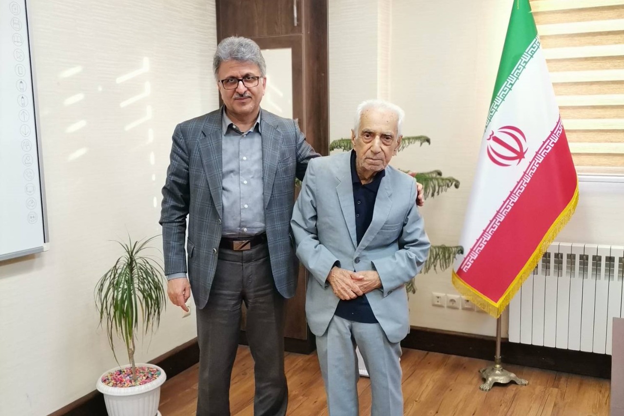 بخشش ملک ۴۰۰ میلیاردی چشم پزشک حاذق ایرانی به نظام سلامت گیلان