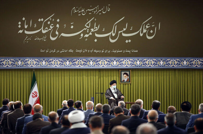 
	گروکشی و معارضه بین مسئولان وجود نداشته باشد
