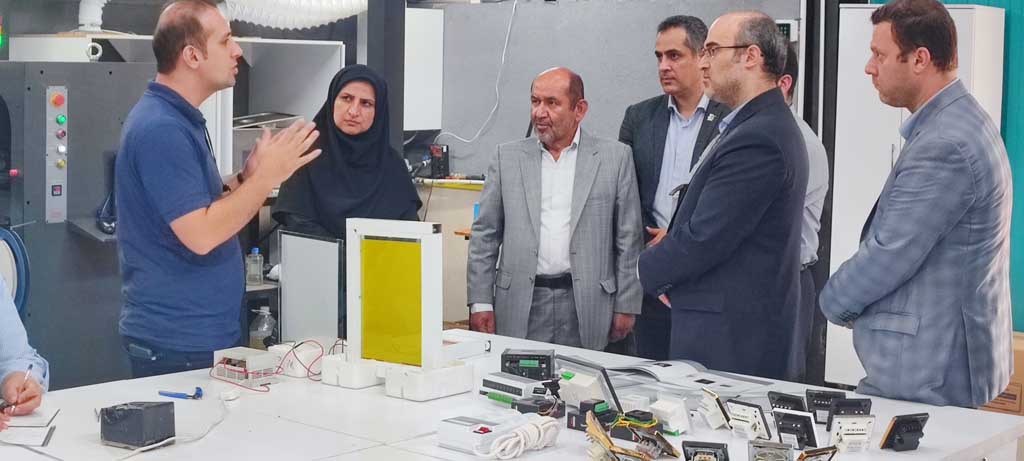 دهکده فناوری و نوآوری «فشتام» به عنوان قطب نوآوری و فناوری در منطقه و شمال کشور شناخته شود