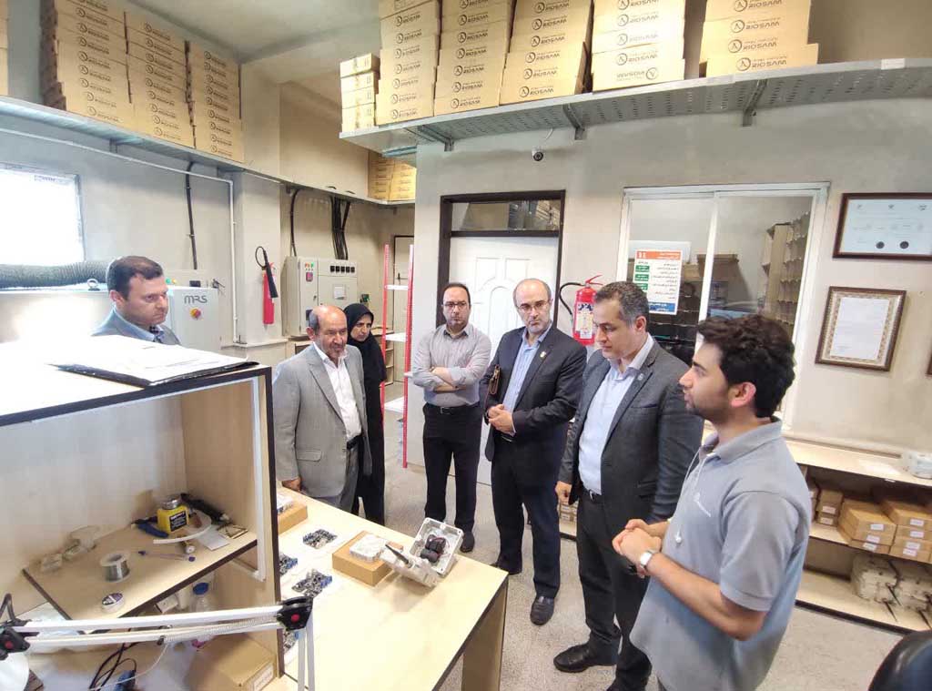 دهکده فناوری و نوآوری «فشتام» به عنوان قطب نوآوری و فناوری در منطقه و شمال کشور شناخته شود