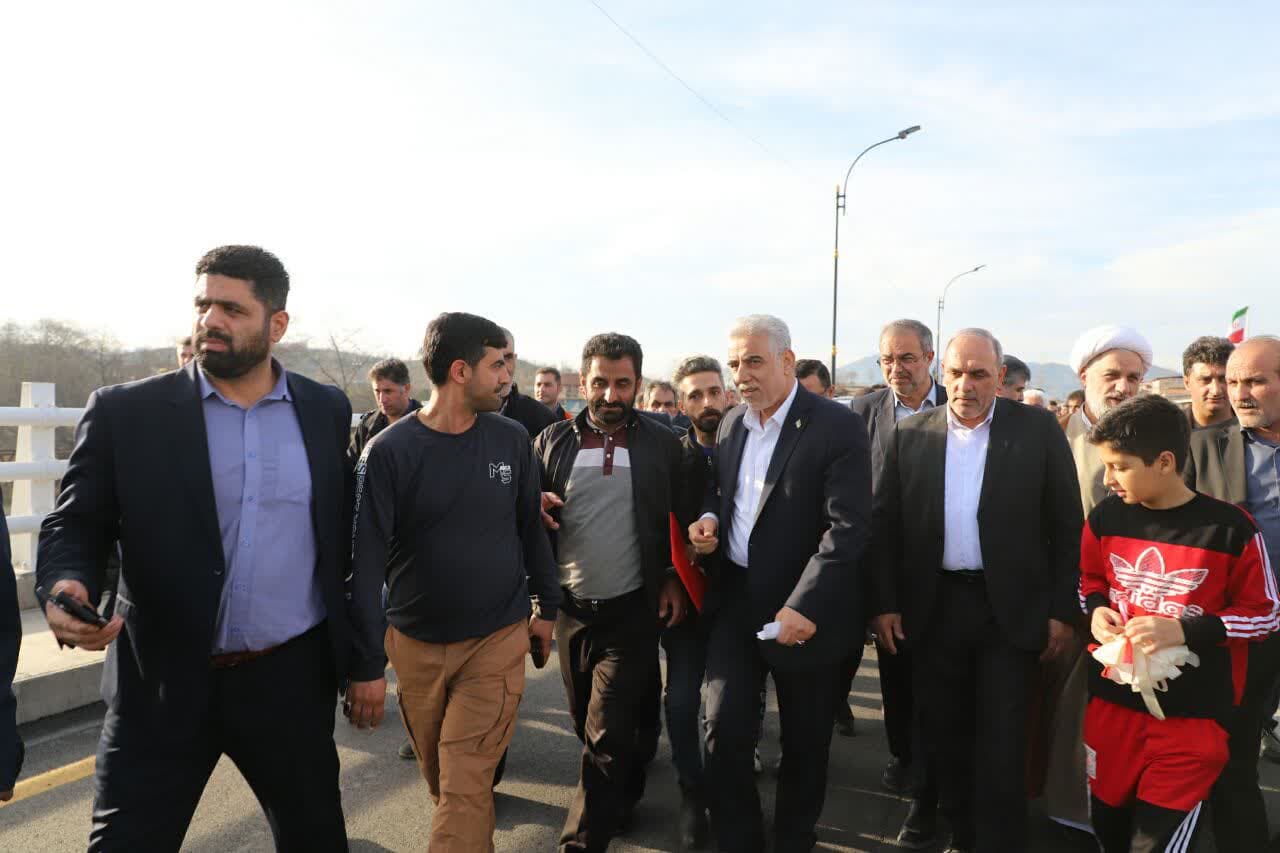  پل کیازنیک و پنج پروژه راهداری و حمل و نقل جاده‌ای در شهرستان املش به بهره برداری رسید