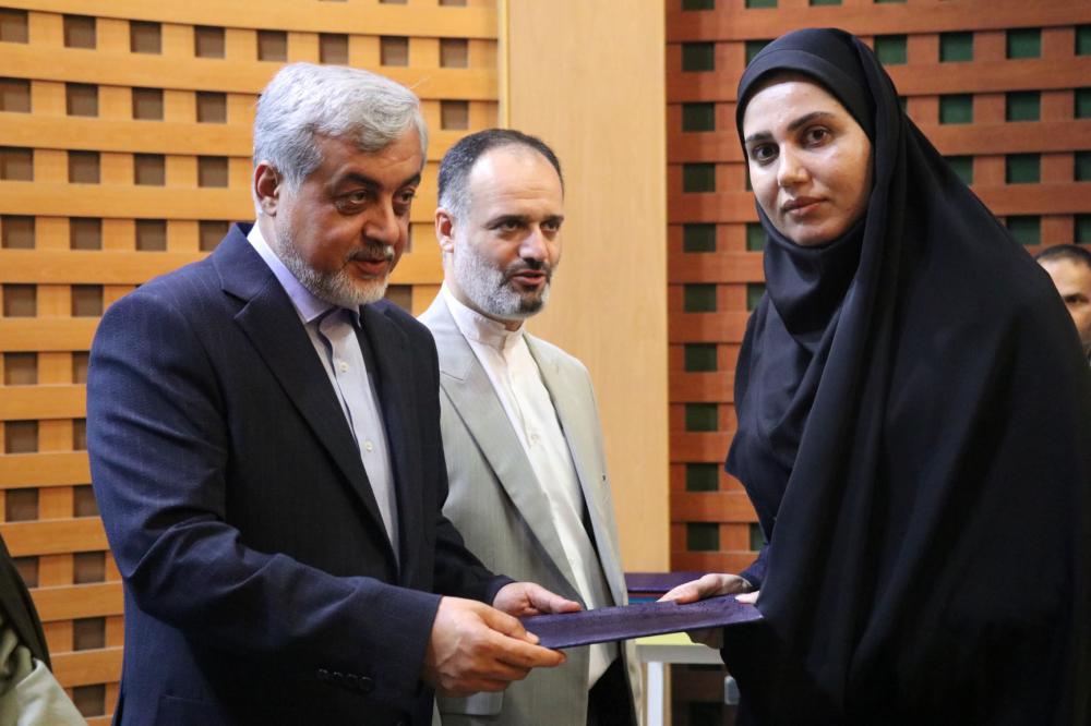  به‌ کار گیری بانوان در پست‌های مدیریتی از سیاست‌های دولت وفاق است