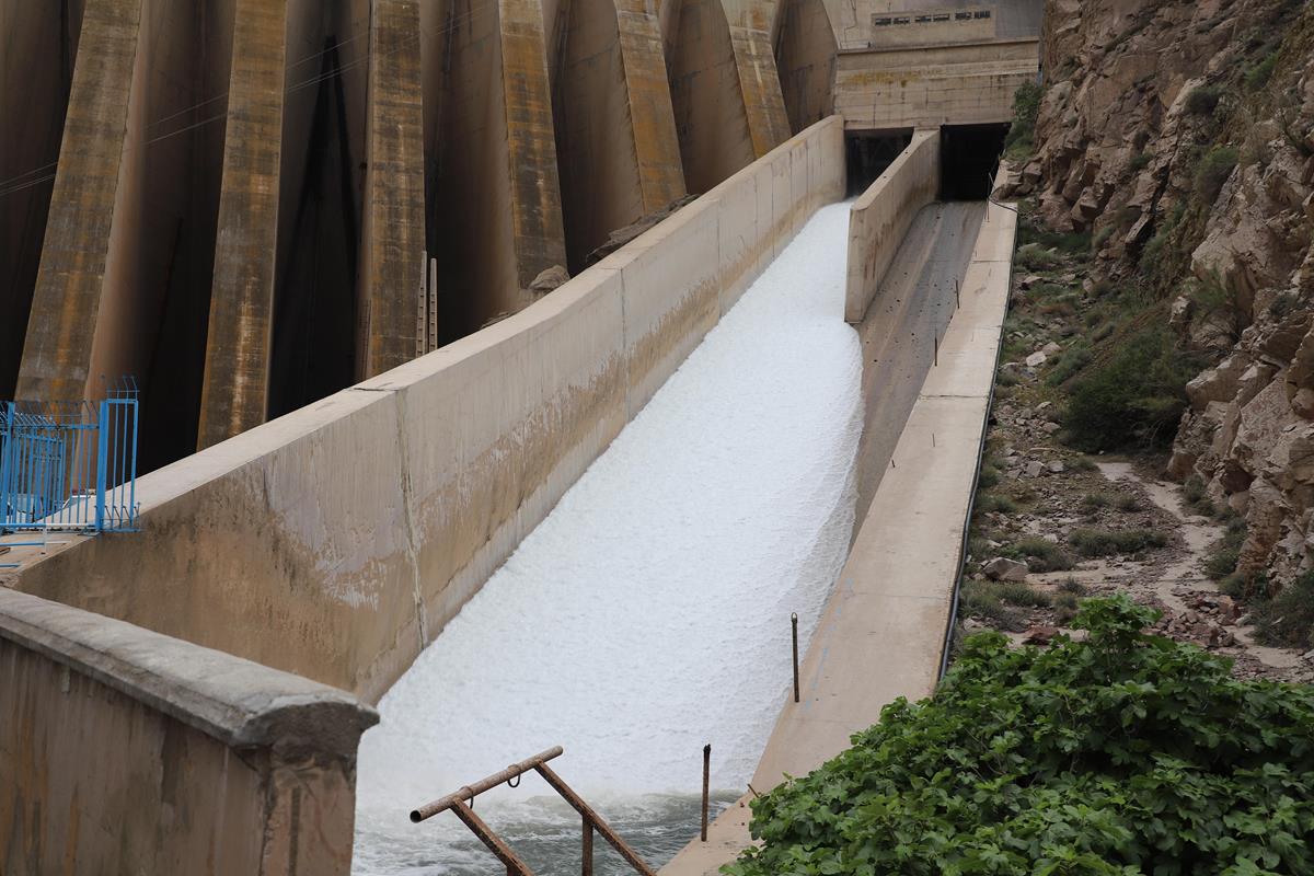 آب سد سفیدرود رهاسازی شد/ ذخیره آب پشت سد حدود ۷۰۲ میلیون متر مکعب است