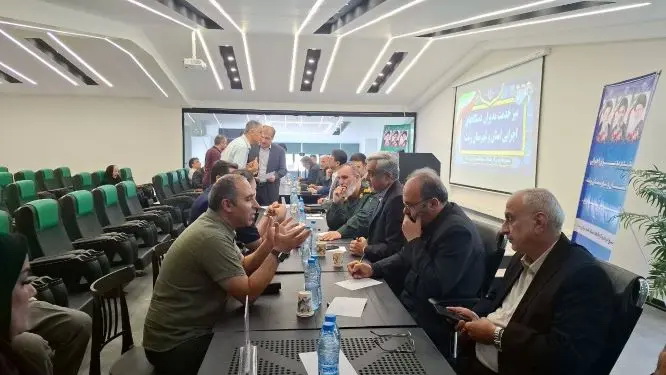 مشکلات تولید با نشستن پشت میز و مکاتبه حل نمی‌شود؛ مدیران باید در میدان باشند