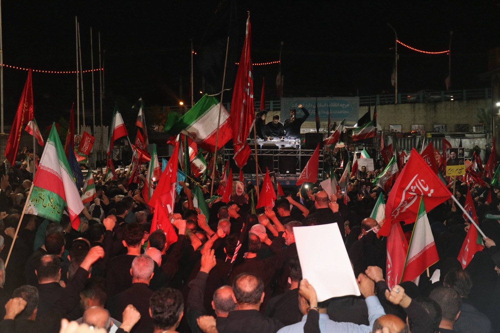 عزاداری جاماندگان تشییع امام شهید از پیاده ‌راه تا گلزار شهدای رشت