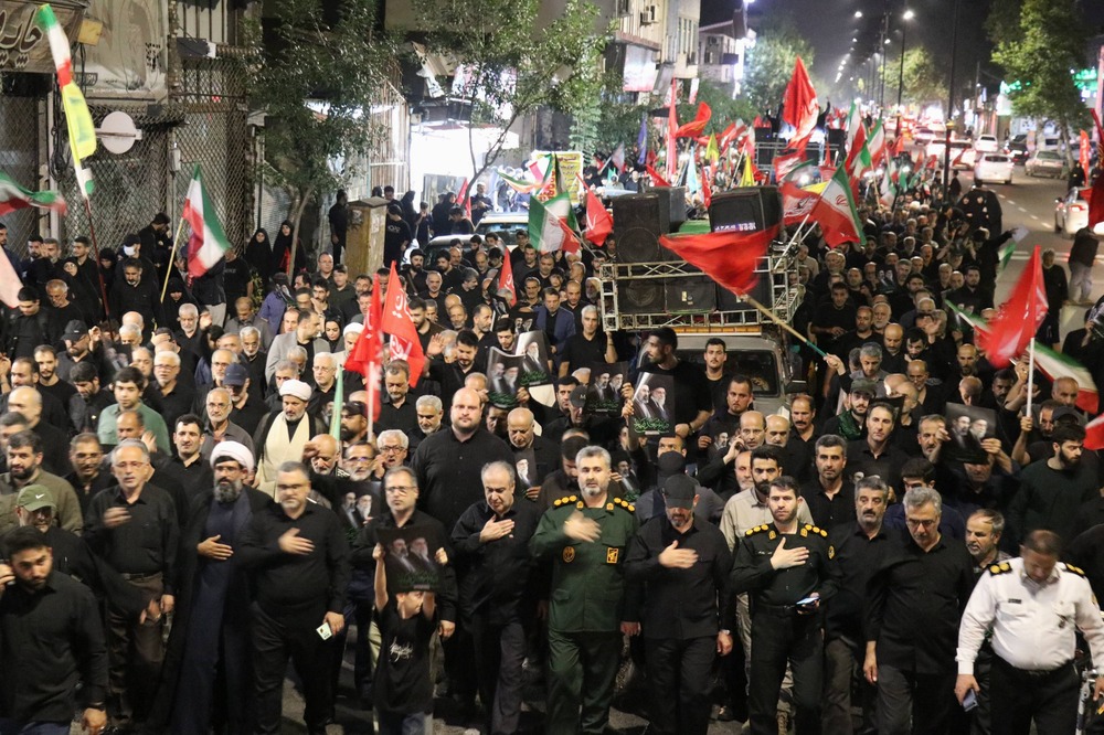 عزاداری جاماندگان تشییع امام شهید از پیاده ‌راه تا گلزار شهدای رشت