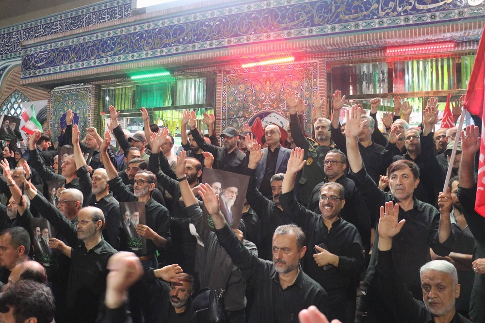 عزاداری جاماندگان تشییع امام شهید از پیاده ‌راه تا گلزار شهدای رشت