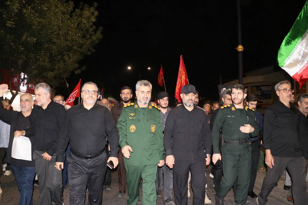 عزاداری جاماندگان تشییع امام شهید از پیاده ‌راه تا گلزار شهدای رشت