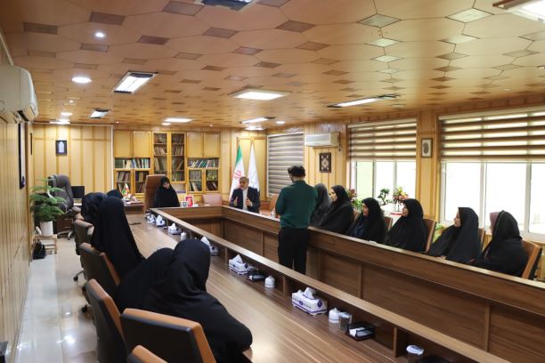 حرکت نمادین برای پاسداشت مقام معلم؛ یک معلم فرماندار رشت شد  