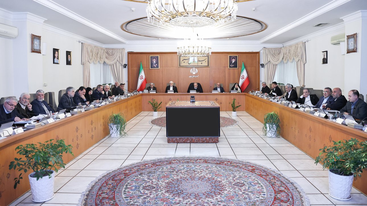 دستور رئیس ‌جمهور به شورای عالی امنیت ملی درباره رفع محدودیت‌ های اینترنت