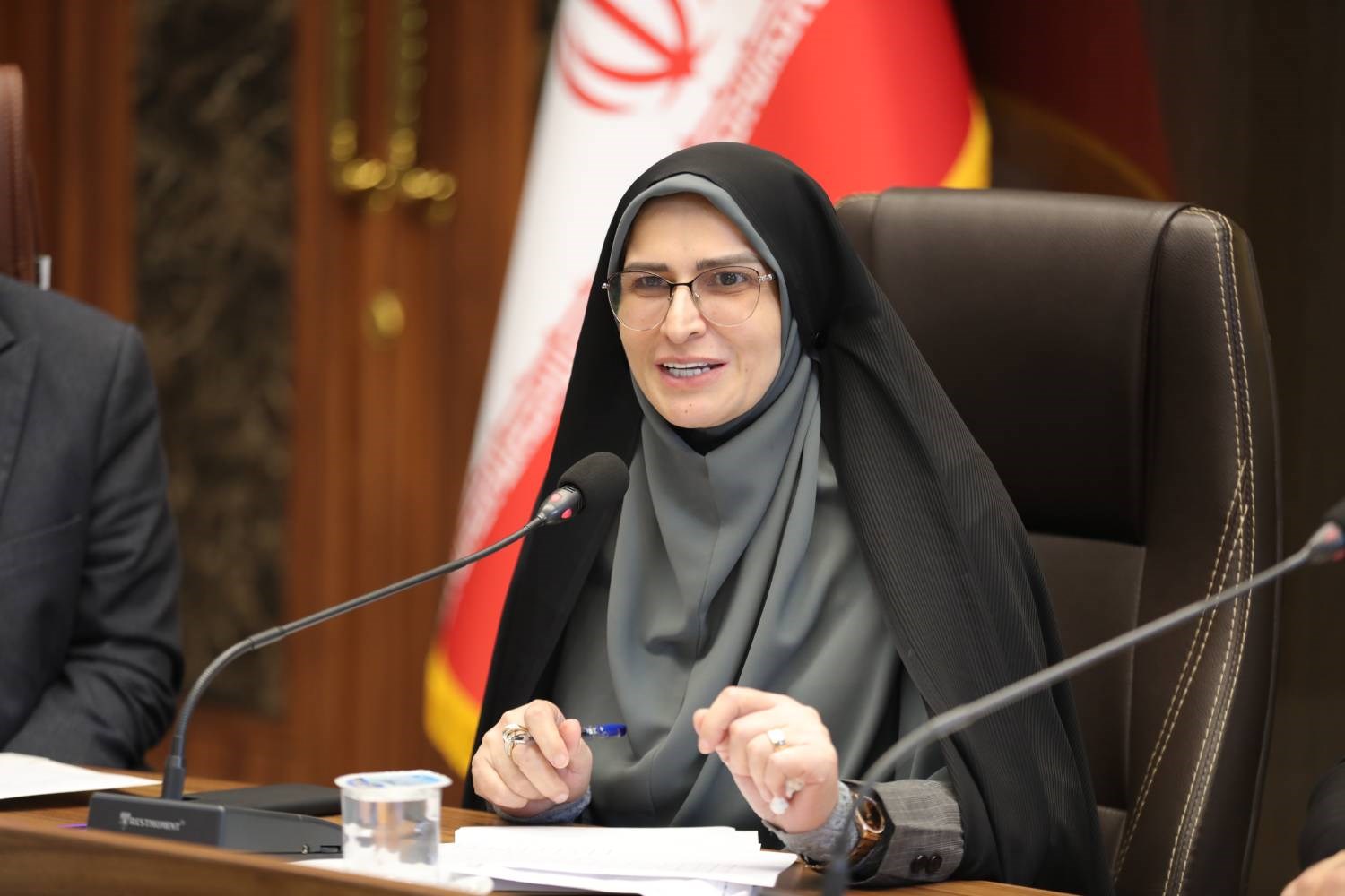 طاعتی‌ مقدم: توسعه آموزش از اولویت‌های اصلی منطقه آزاد انزلی است