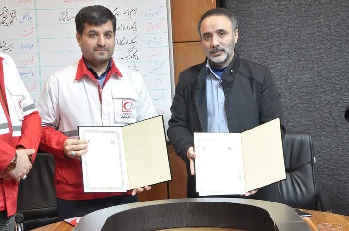 تفاهم نامه همکاری بین کتابخانه های عمومی و هلال احمر گیلان امضا شد