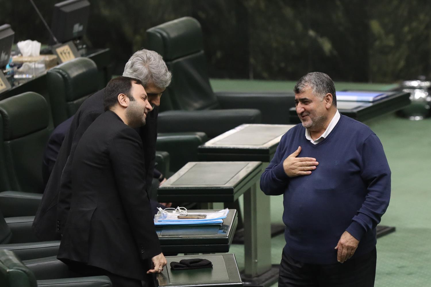 
	هر چه کردند،کشک می‌دانیم...
