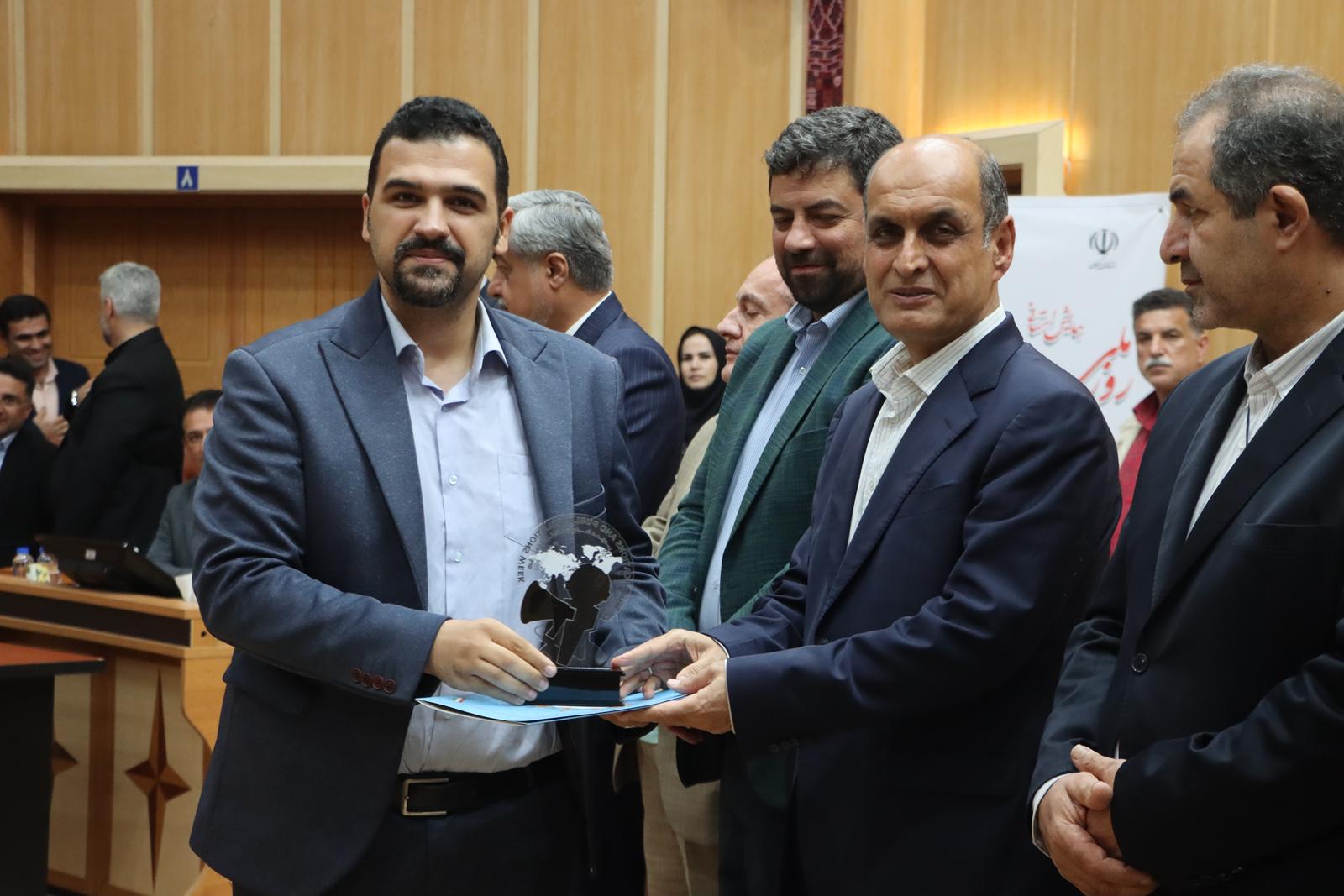 روابط‌ عمومی‌های برتر دستگاه‌های اجرایی گیلان معرفی و تجلیل شدند+ تصاویر