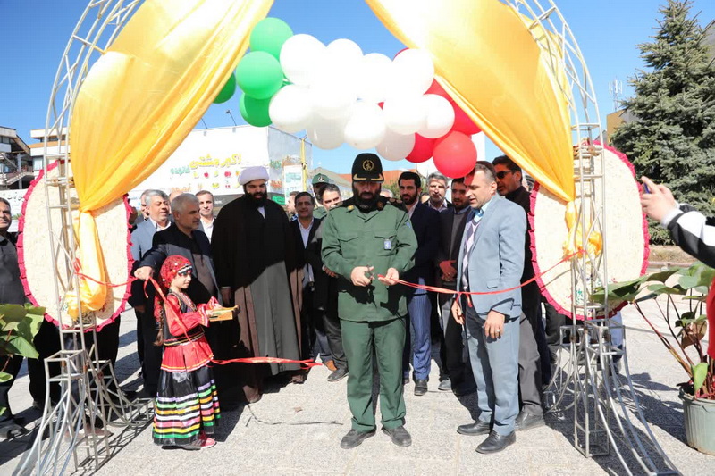  افتتاح نمایشگاه مجریان طرح های اشتغال کمیته امداد امام خمینی (ره) در منطقه آزاد انزلی