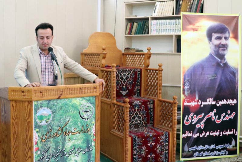 
	شیوه مبارزاتی شهید پیروی با قاچاقچیان چوب، یک الگوی تمام عیار است
