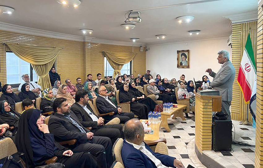 ۵۱ پیشکسوت و هنرمند هنرهای سنتی و صنایع دستی گیلان تجلیل شدند