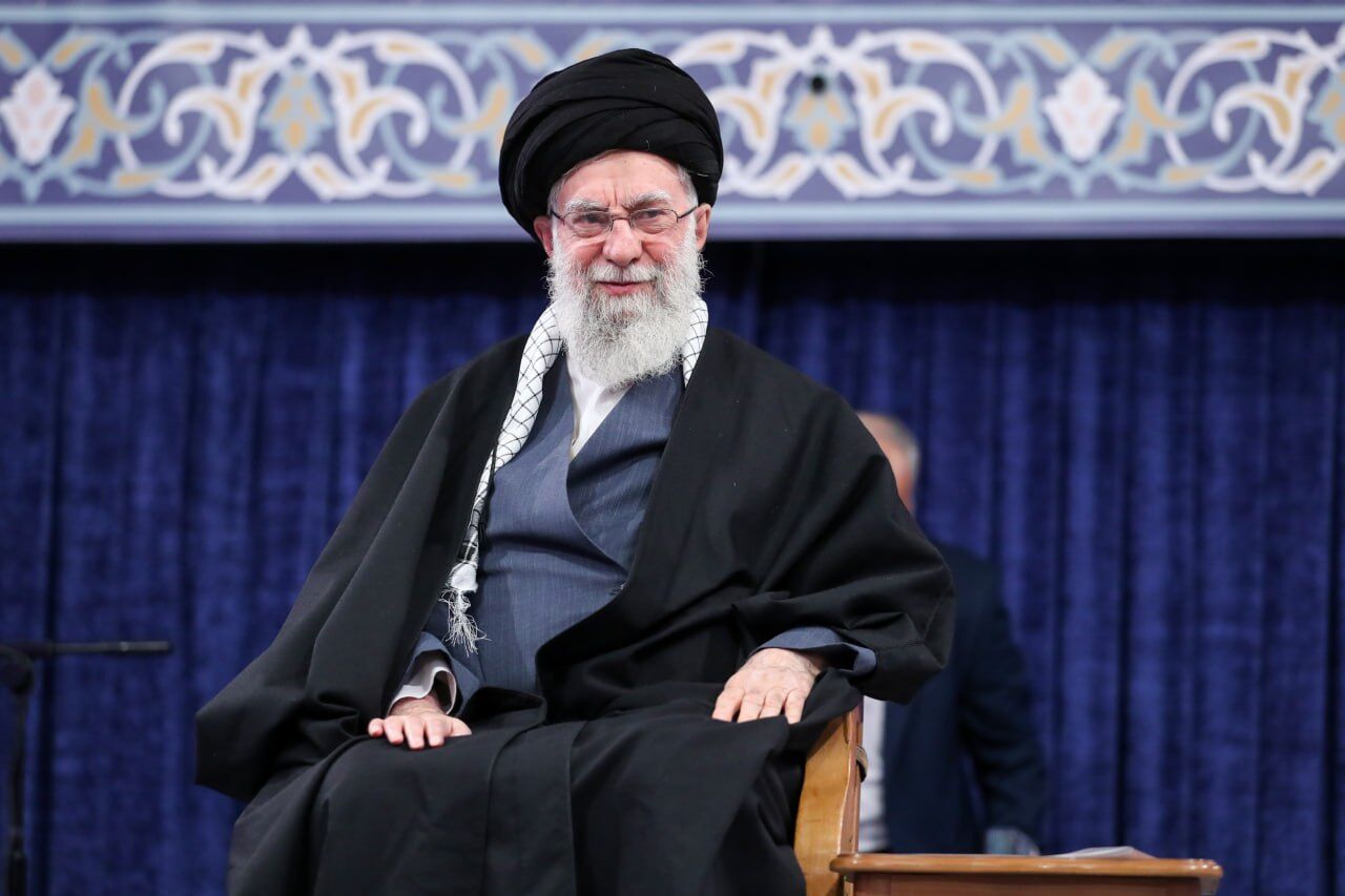 رهبر انقلاب به شهادت رسید