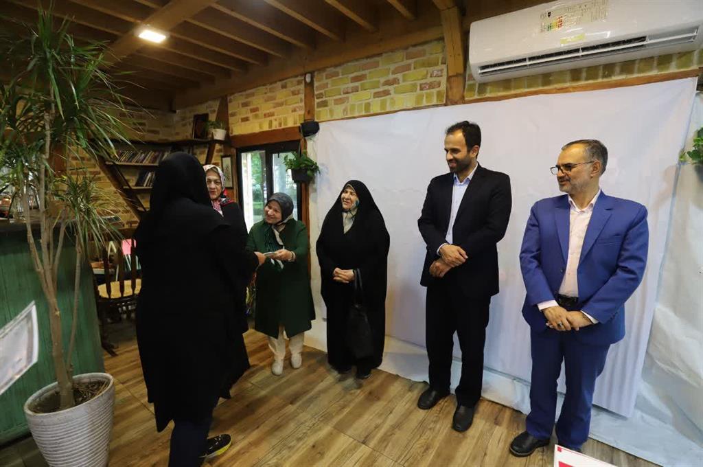 تجلیل از بانوان سرپرست خانواده بازارچه «گیل بانو» رشت