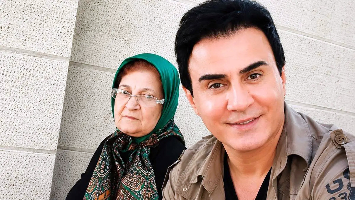 «داریوش فرضیایی» به سوگ مادر نشست