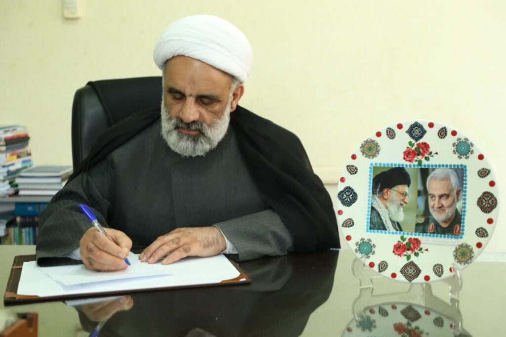 حضور باشکوه مردم و روحانیت در یادواره میرزا کوچک جنگلی ستودنی است