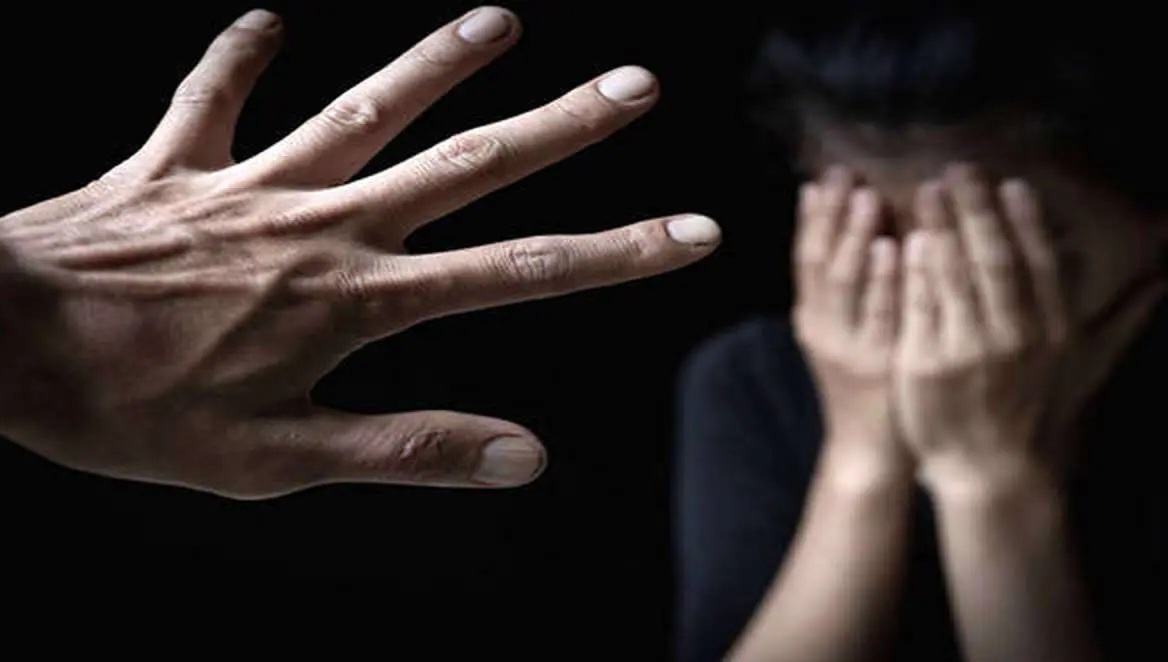 تعرض به ۹ دانش‌آموز دبستانی در شهر ری توسط معلمشان در نمازخانه + جزییات