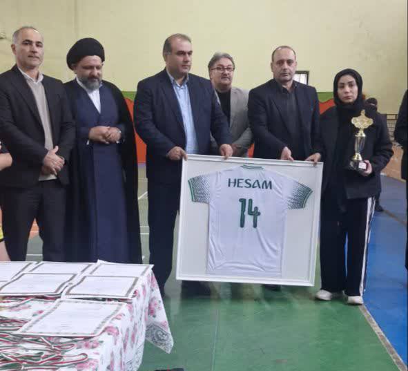  قدردانی از مادر «حسام پورمحمد» فوتبالیست اهدا کننده عضو در روز مادر