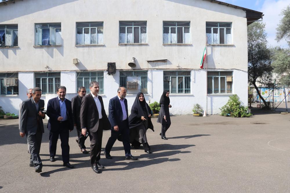  بهسازی و تجهیز مدارس رشت در اولویت قرار گیرد
