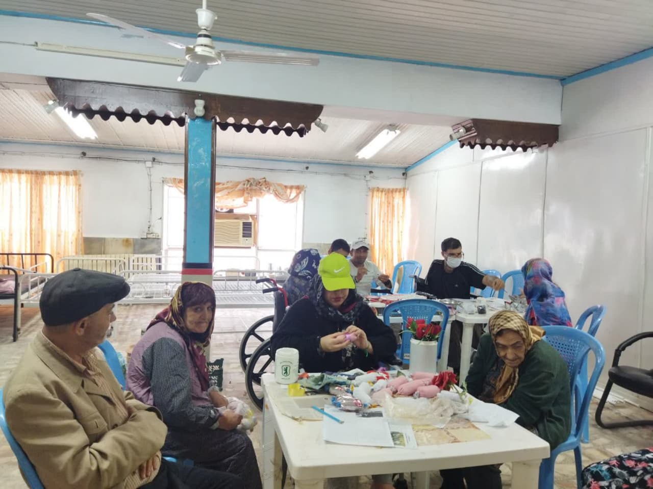 برپایی نمایشگاه دائمی صنایع دستی مددجویان در آسایشگاه معلولین و سالمندان رشت + تصاویر
