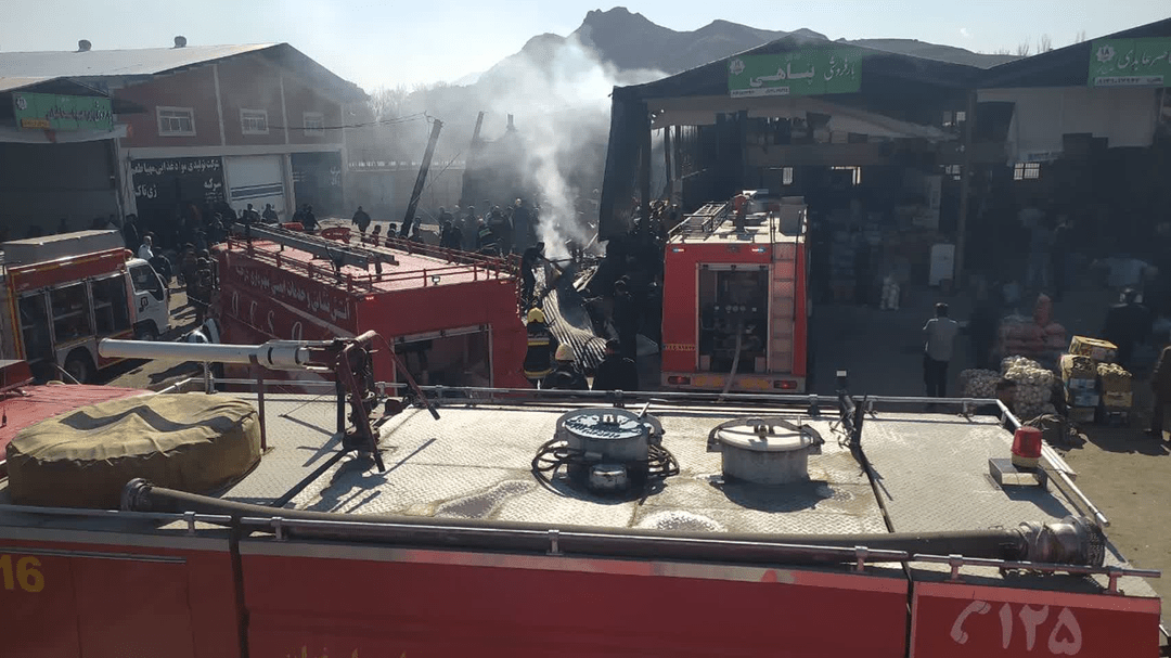 سقوط بالگرد در میدان تره بار خمینی‌ شهر اصفهان؛ ۴ نفر به شهادت رسیدند! + تصاویر