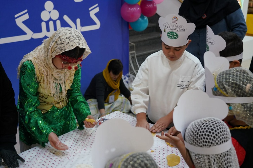 جشن روز رشت در قاب خلاقیت؛ از خوراک محلی تا فرهنگ بومی + تصاویر