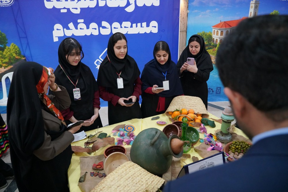 جشن روز رشت در قاب خلاقیت؛ از خوراک محلی تا فرهنگ بومی + تصاویر