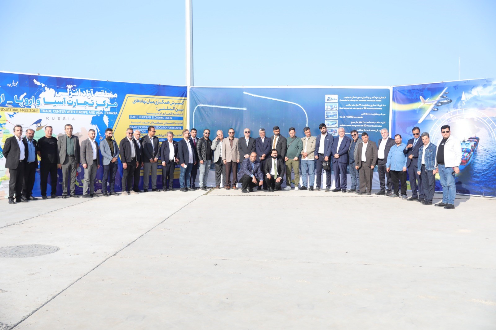 نشست مدیرعامل سازمان منطقه آزاد انزلی با سرمایه‌گذاران خارجی