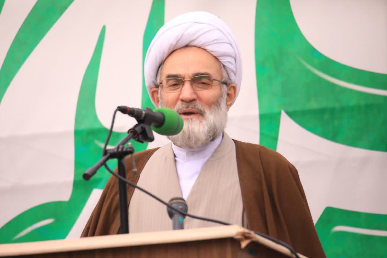دولت برای تثبیت قیمت‌ها تلاش کند/همه مسئولان خود را وقفِ این مردم خوب کنند