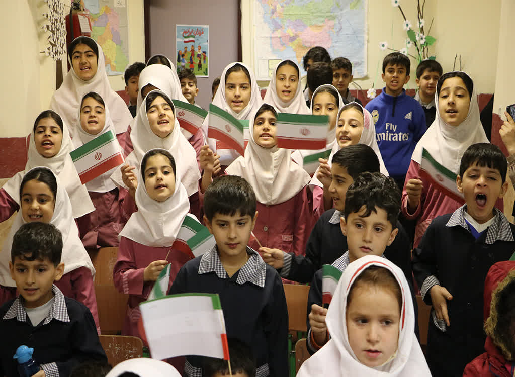 «پیک امید» به روستای دشتویل رودبار رسید + تصاویر