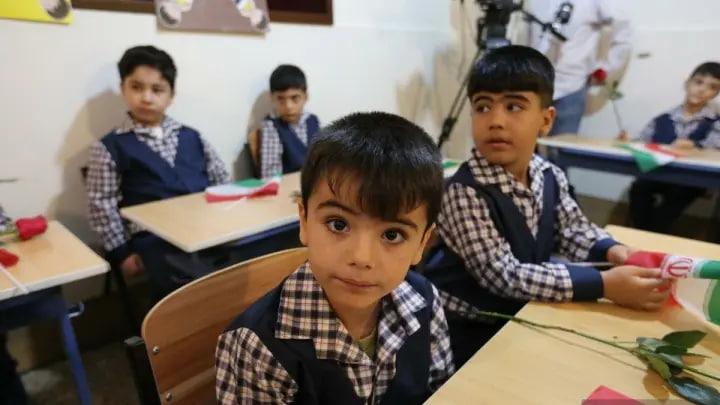 جمعیت دانش آموزی کشور در حال کاهش است