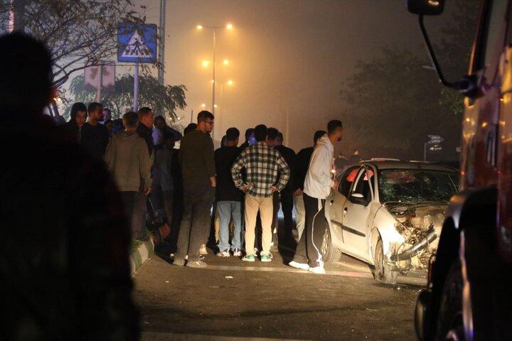 تصادف شدید در بلوار لاکان رشت؛ راننده به شدت مصدوم شد