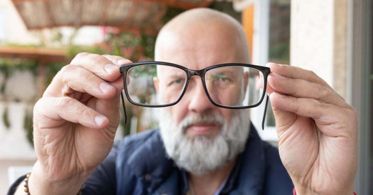  عینکی‌ بودن یک پزشک به منزله بی‌اعتمادی او به «لیزیک» است؟
