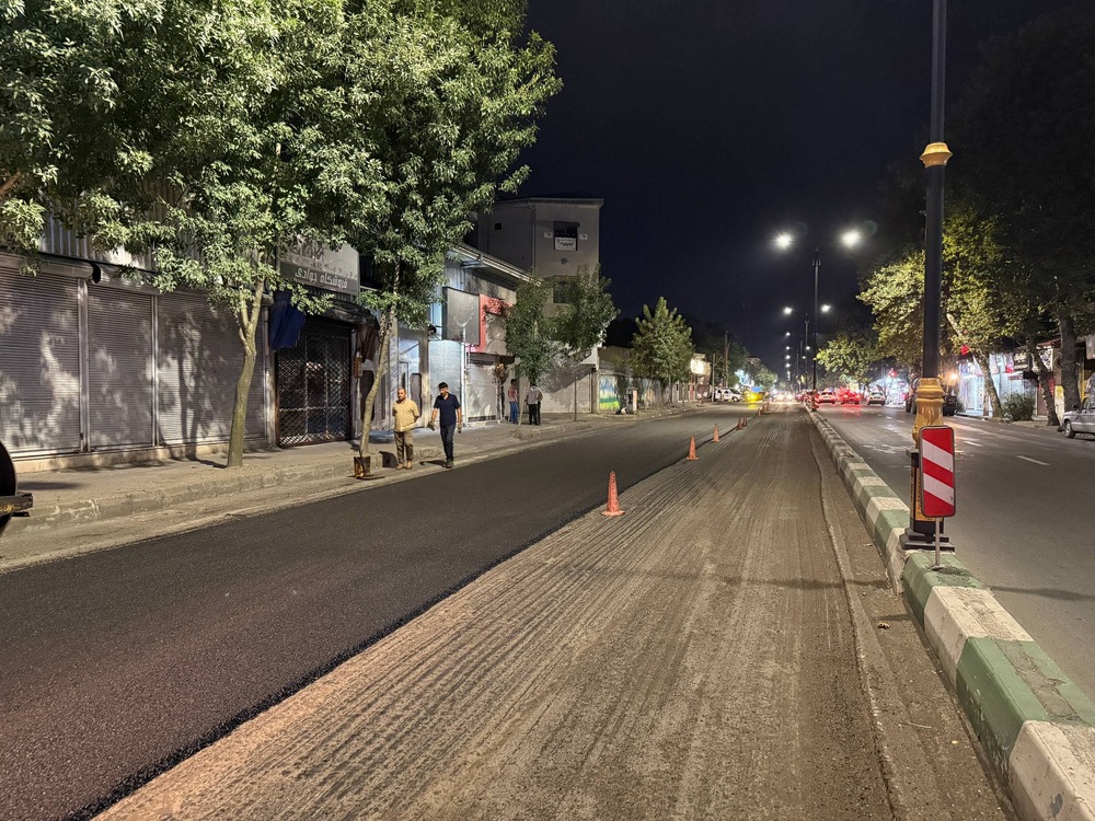 بهسازی خیابان شهدای رشت با اجرای روکش آسفالت در مسیر تقاطع جانبازان