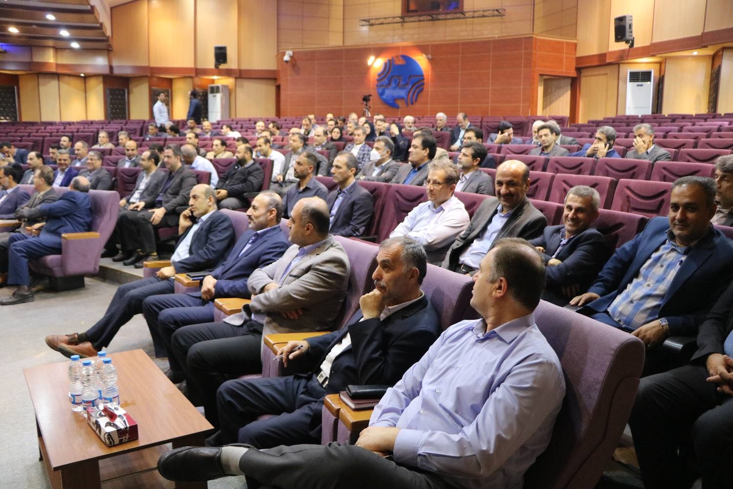 برگزاری آیین تجلیل از کارگران و کارمندان نمونه شرکت توزیع برق گیلان