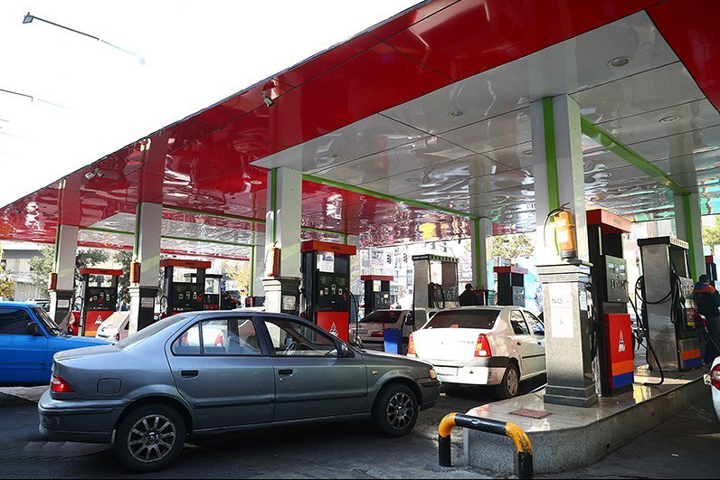 اجرای رسمی بنزین 3 نرخی از بامداد امروز/هر خودرو چقدر سهمیه دارد؟