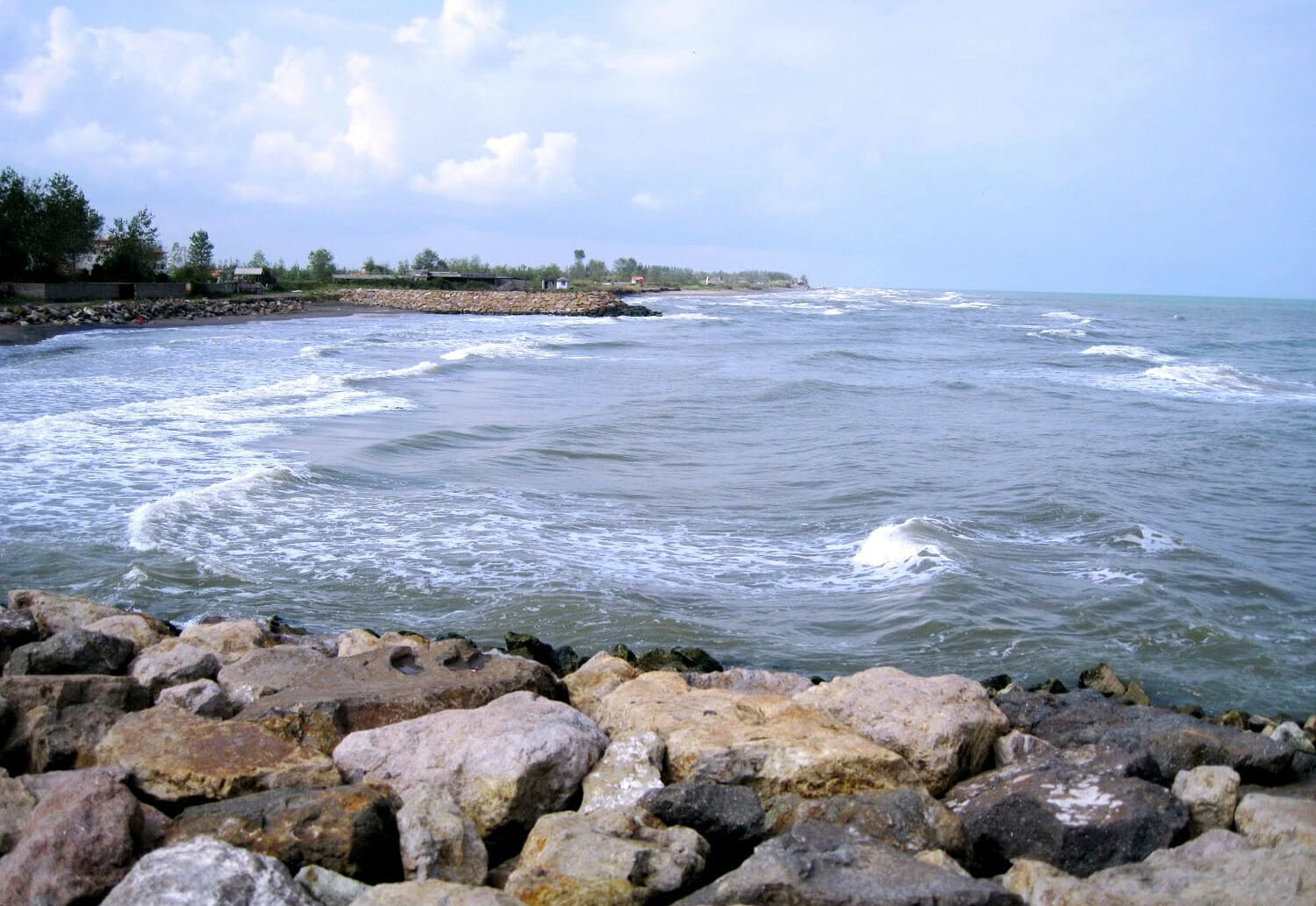 کاهش یک متر از تراز آب دریای کاسپین طی ۵ سال گذشته
