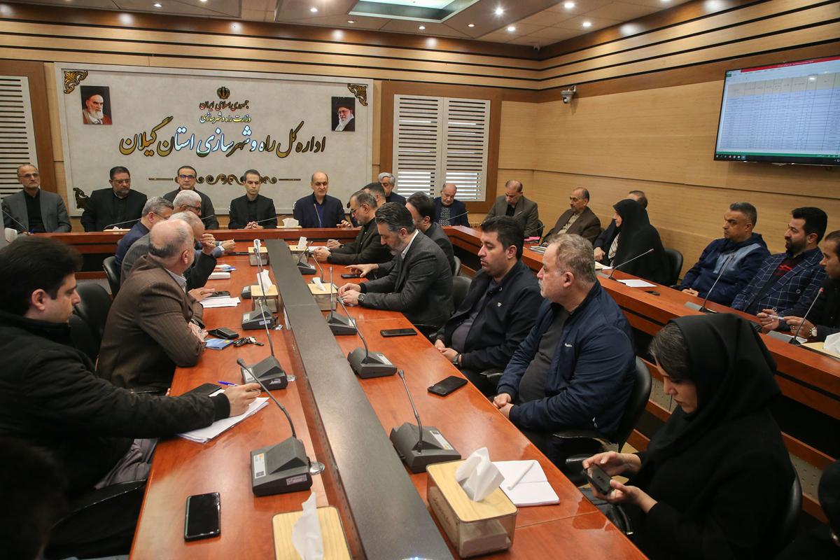  بازسازی بازار سوخته رشت علی رغم شرایط جنگی ادامه دارد
