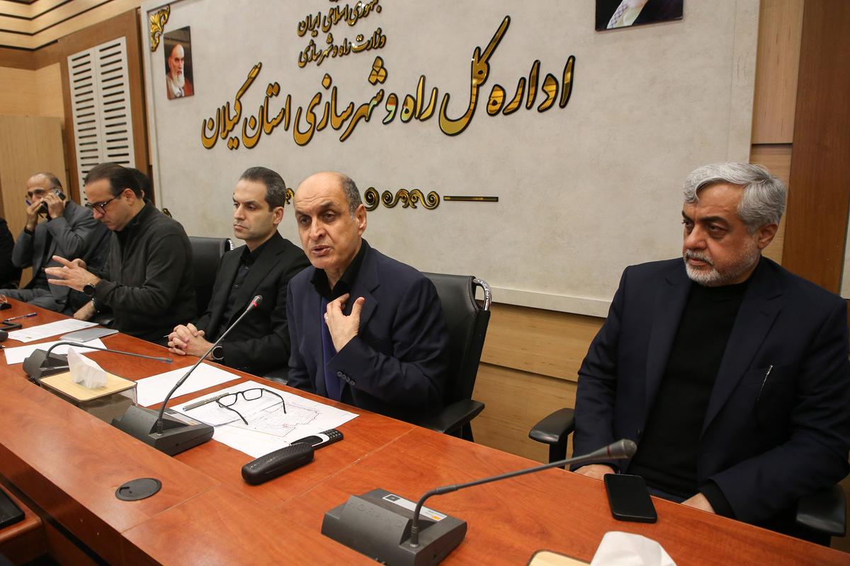  بازسازی بازار سوخته رشت علی رغم شرایط جنگی ادامه دارد