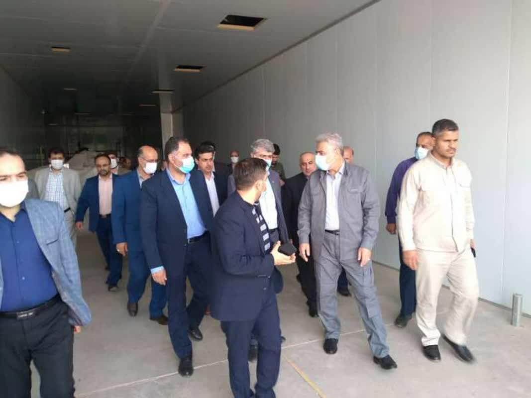 
	بازدید استاندار گیلان از روند ساخت و تجهیز یک شرکت دارویی در شهرک صنعتی سپیدرود رشت
