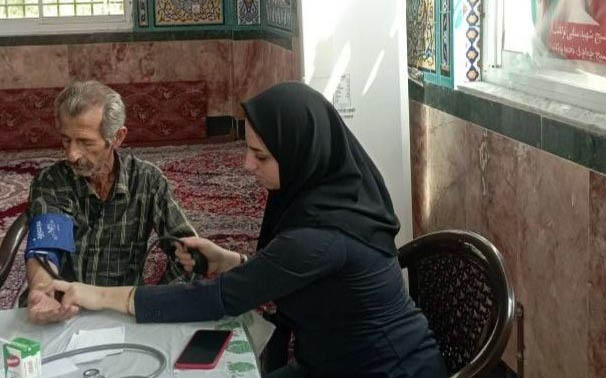  انجام ویزیت رایگان در صومعه سرا به مناسبت هفته دفاع مقدس + تصاویر