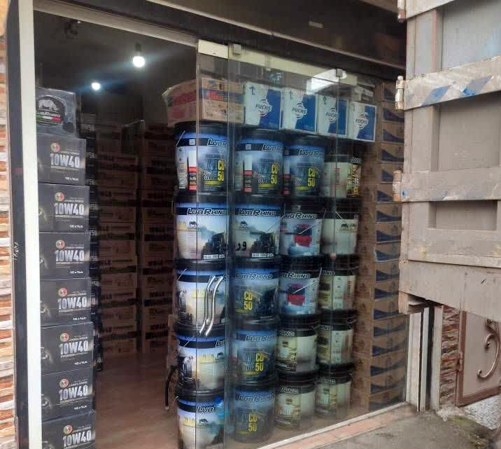 کشف 10 تن روغن موتور قاچاق در رشت 