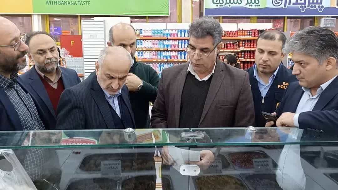 همدلی اصناف گیلان در شب یلدا؛ تخفیف ۱۰ تا ۱۵ درصدی برای میوه، آجیل و شیرینی