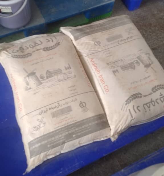  توقیف ۷۰۰ کیلوگرم مواد اولیه تاریخ مصرف گذشته در کارگاه نان و شیرینی رشت!