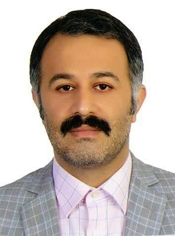 خوانش شعر گیلکی شاعر گیلانی در پنجمین همایش جهانی شعر